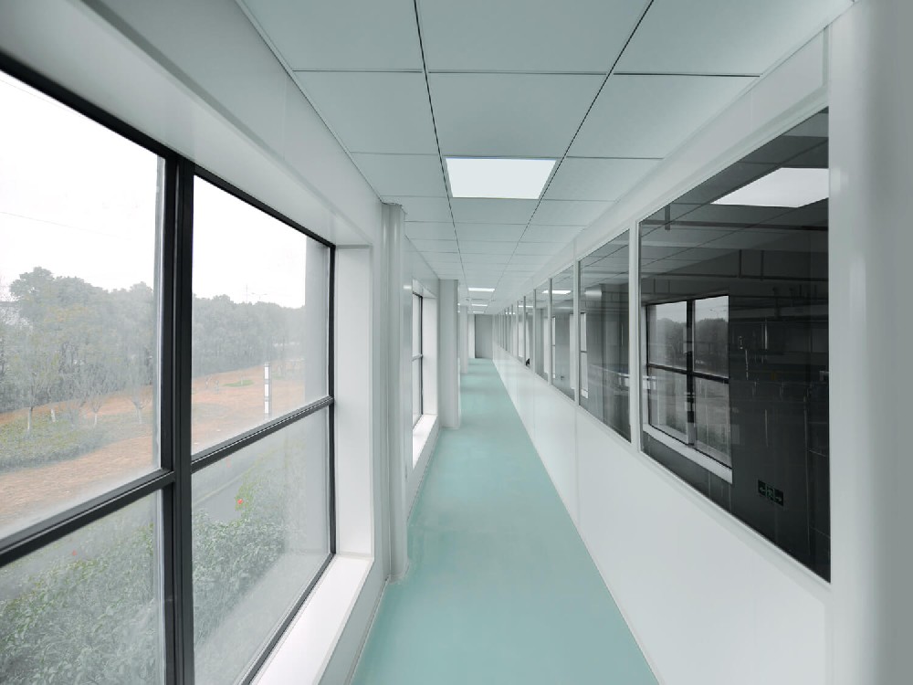 百級(jí)無(wú)塵車間配置哪些凈化設(shè)備？